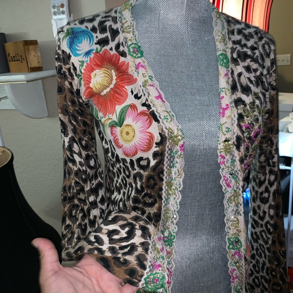 💞CHARLOTTE TARANTOLA💕Floral beaded Cardigan💙 - Picture 2 of 6